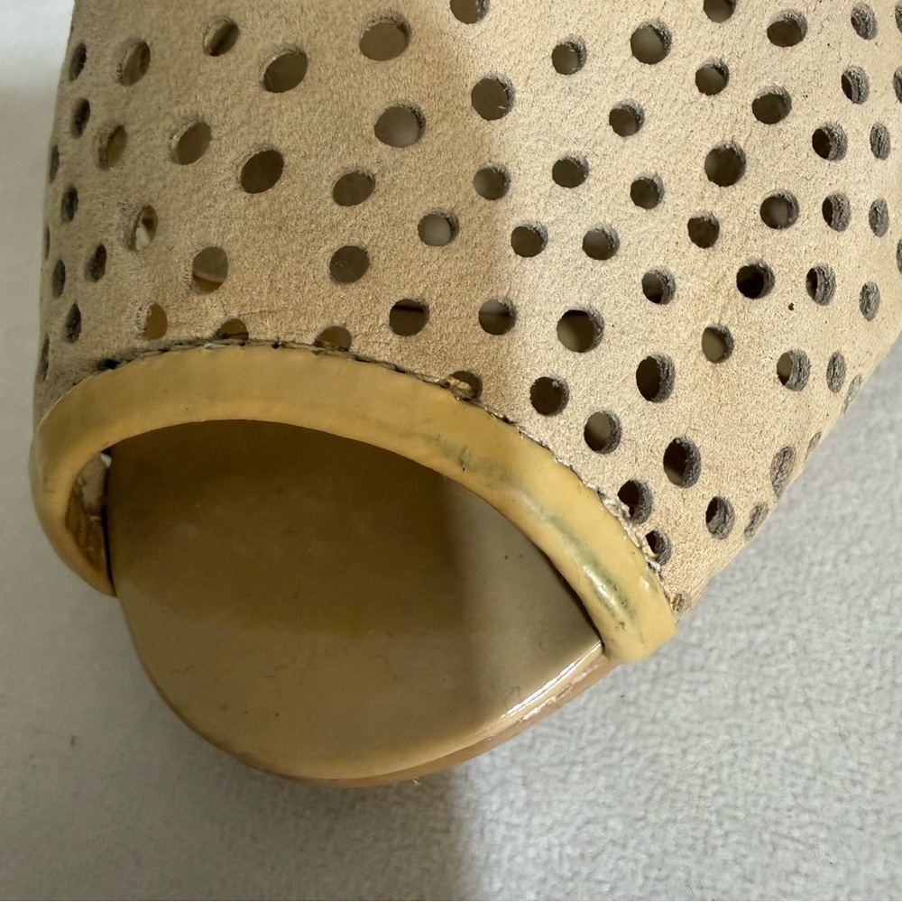 Stuart Weitzman Women’s Size 7.5 Perfecto Peep Toe Wedges - Picture 14 of 16